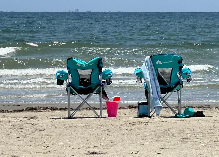Beachfront Islander East Studio